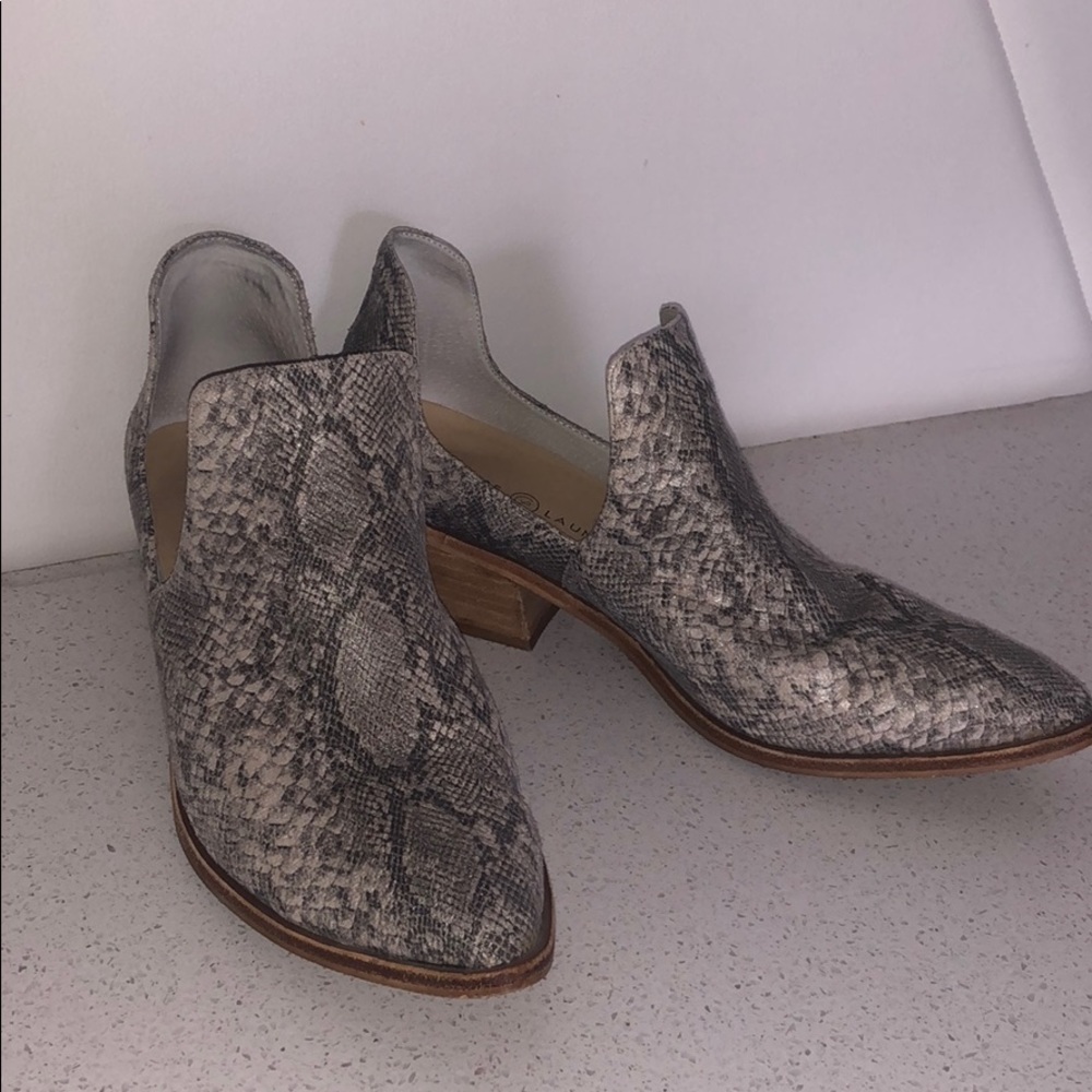 Snake booties